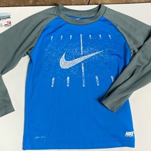 Nike long sleeve dry fit shirt